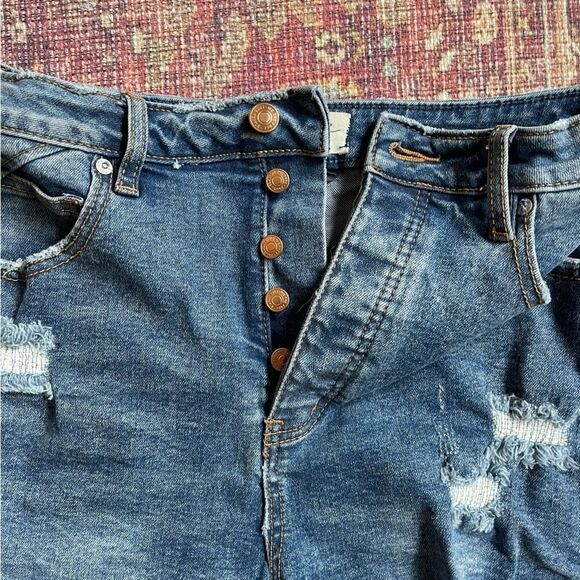 We The Free size 29 CRVY Denim Distressed Women Shorts - Picture 8 of 11